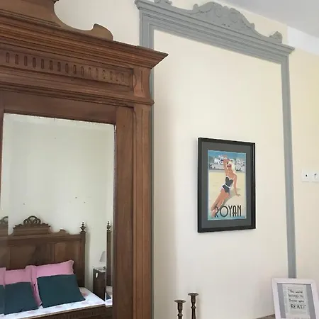 Domaine La Fontaine Bed & Breakfast Soubran