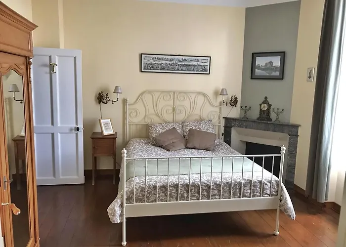 Domaine La Fontaine Alojamento de Acomodação e Pequeno-almoço Soubran