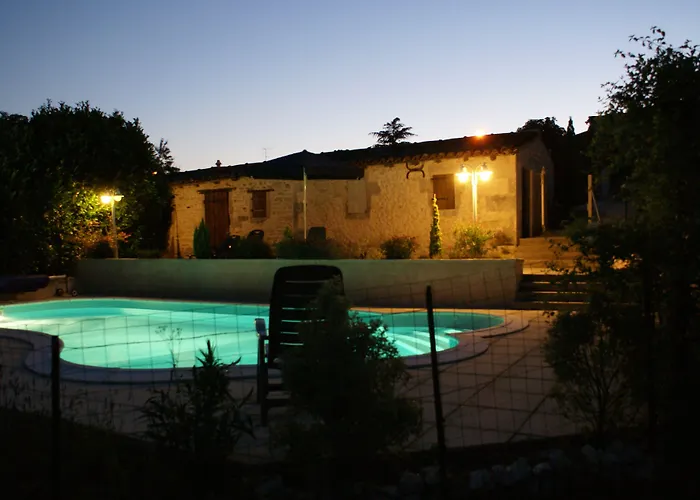 Alojamento de Acomodação e Pequeno-almoço Domaine La Fontaine 4*