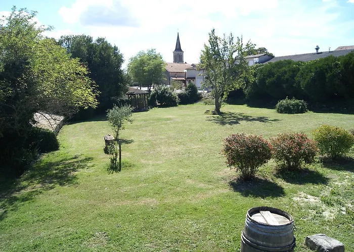 Domaine La Fontaine Alojamento de Acomodação e Pequeno-almoço Soubran